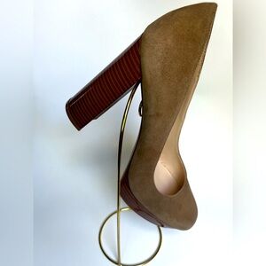 Size 10.5 Nine West Women's Delay Suede Platform Pump